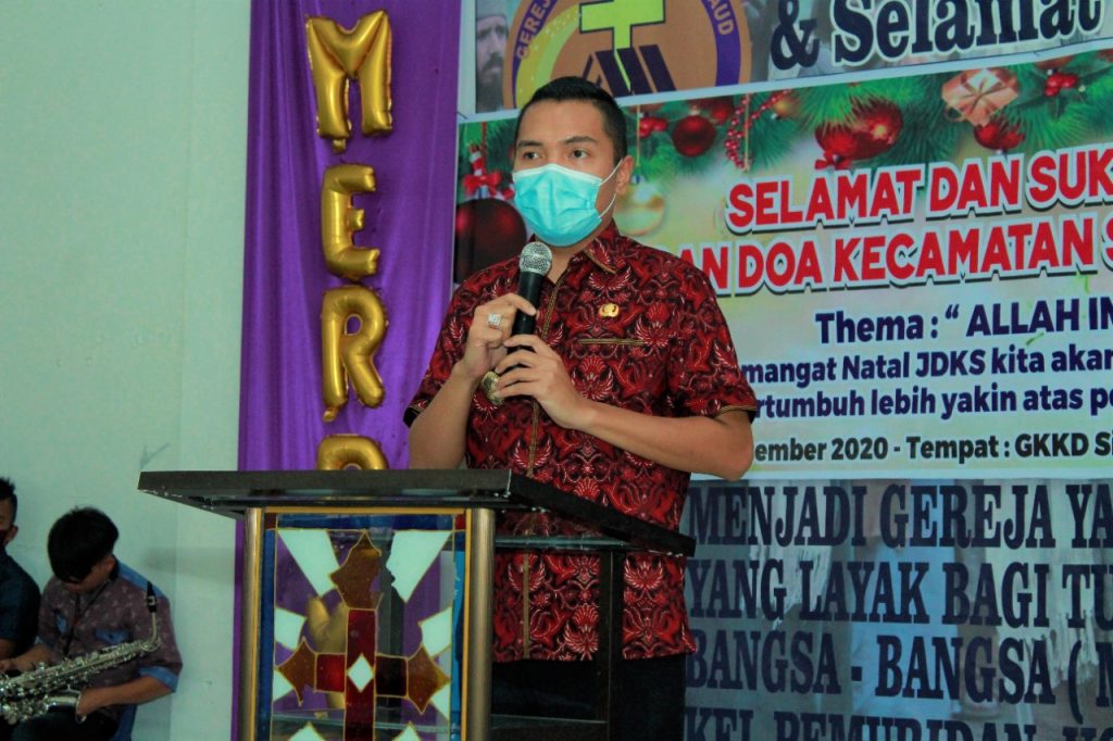 Wakil Bupati Dairi Hadiri Diakonia Natal Di Kecamatan Pegagan Hilir Dan Kecamatan Sitinjo