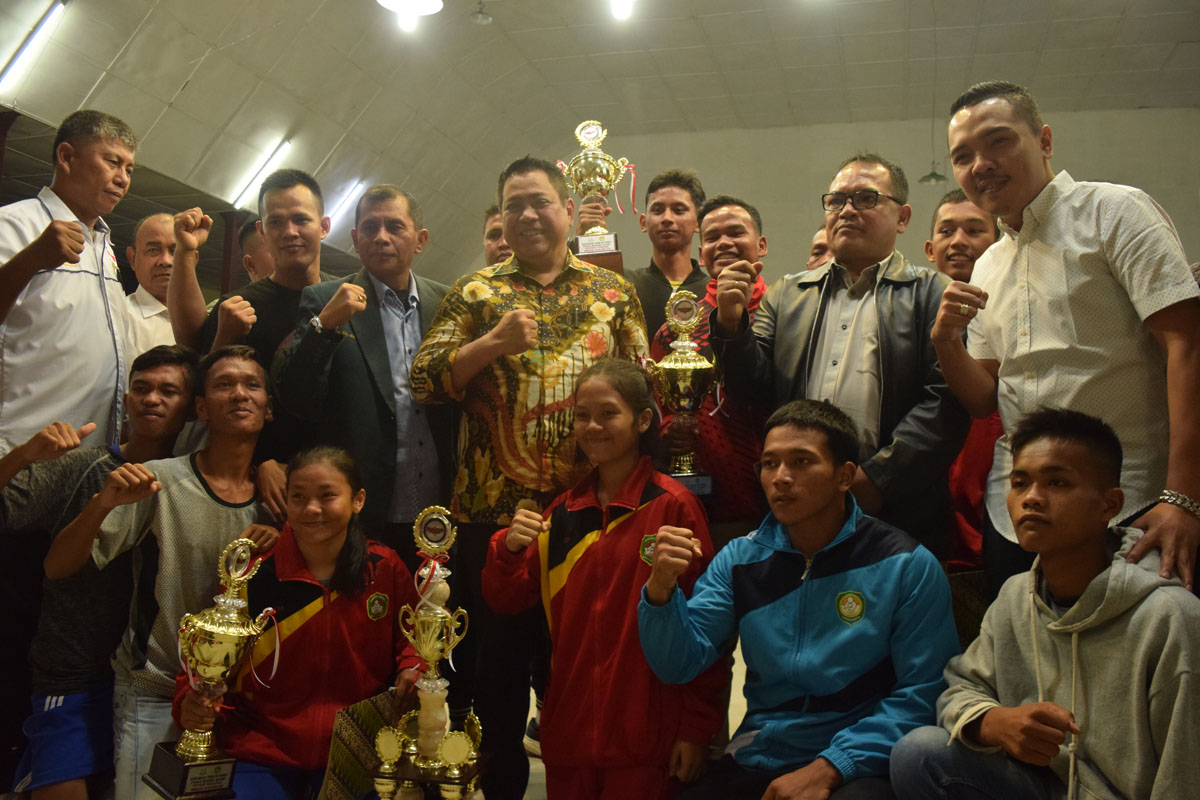 Tim Kontingen Tinju Pertina Medan Rebut Juara Umum Kejuaraan Tinju se-Sumatera Utara Piala Kajari Dairi 2019