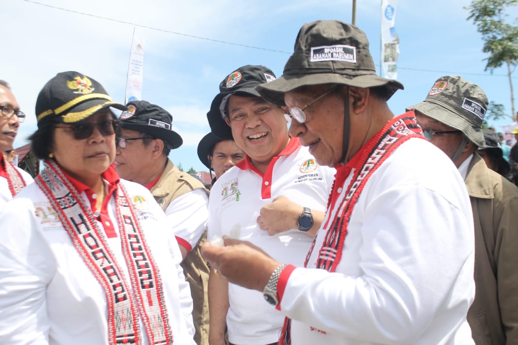 Bupati Dairi Hadiri Pencanangan Pengembangan Tanaman Macadamia oleh Menko Perekonomian dan Menteri Lingkungan Hidup dan Kehutanan RI.
